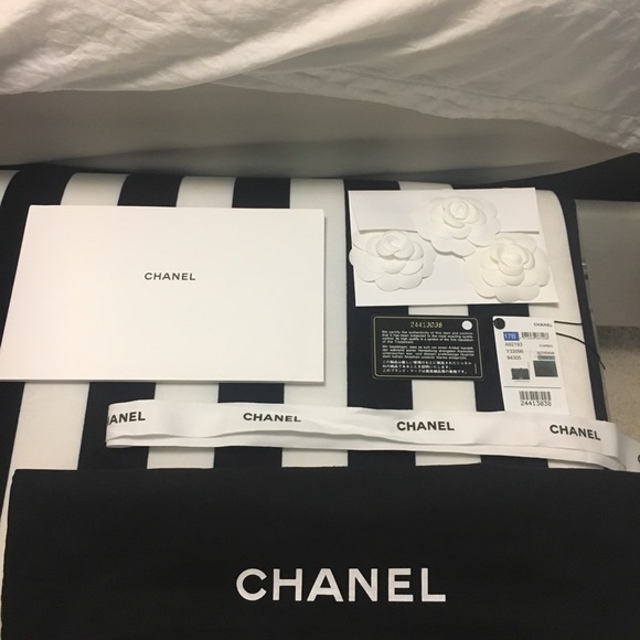 ❌SOLD❌ Chanel Caviar Chevron new Med. Boy Flap - Picture 7 of 8